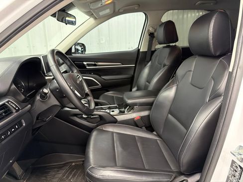 Used 2022 Kia Telluride LX FWD image 12