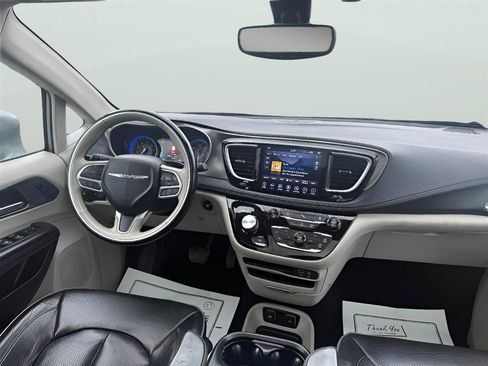 Used 2018 Chrysler Pacifica Limited FWD image 20