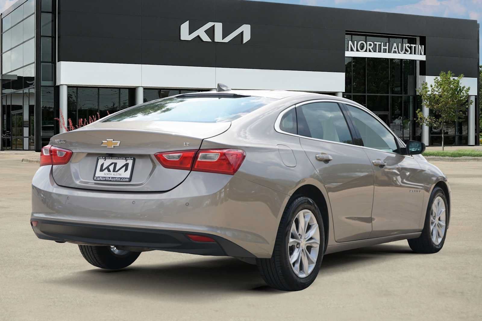 Used 2025 Chevrolet Malibu LT FWD image 5