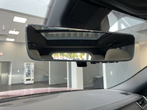 New 2025 Jeep Grand Cherokee Limited w/ Luxury Tech Group II image 22