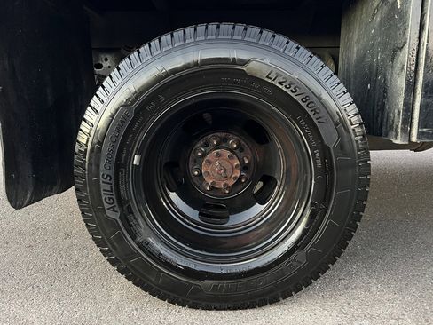 Used 2018 RAM 3500 Tradesman w/ Chrome Appearance Group image 14