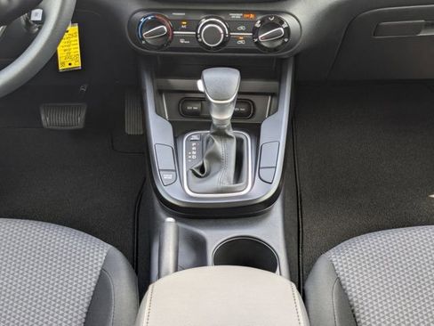 Certified 2025 Kia Soul LX w/ LX Technology Package FWD image 19