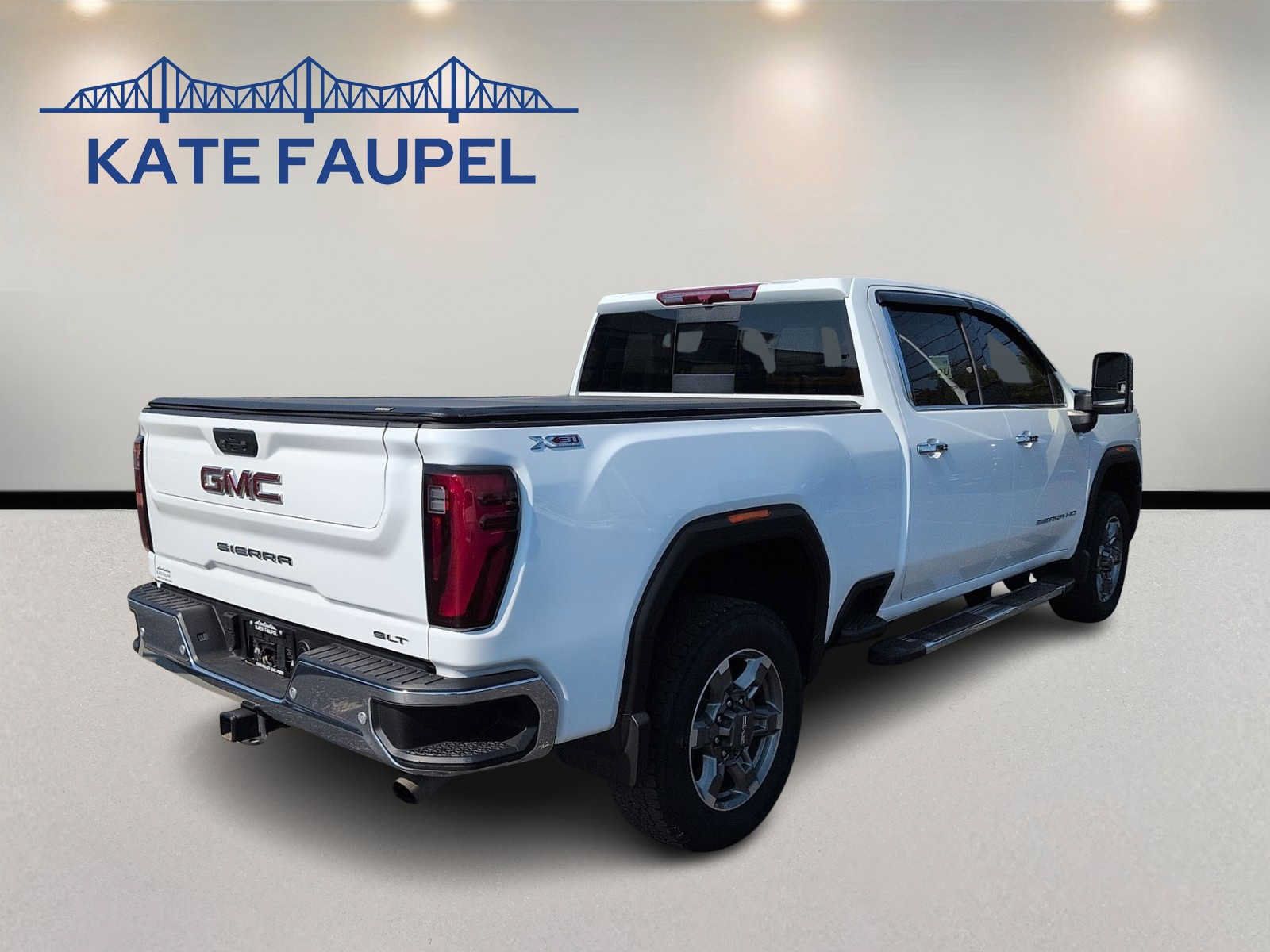Used 2026 GMC Sierra 2500 SLT w/ SLT Premium Package AWD/4WD image 6