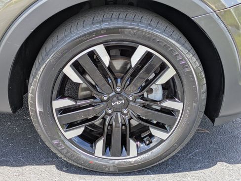 Certified 2023 Kia Telluride SX Prestige AWD/4WD image 9