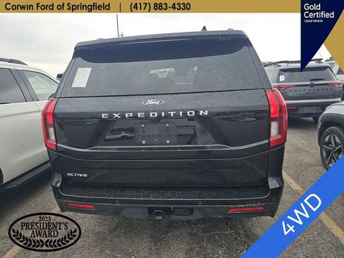 Used 2025 Ford Expedition Active AWD/4WD image 2