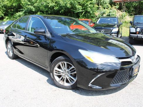 Used 2015 Toyota Camry SE FWD image 4