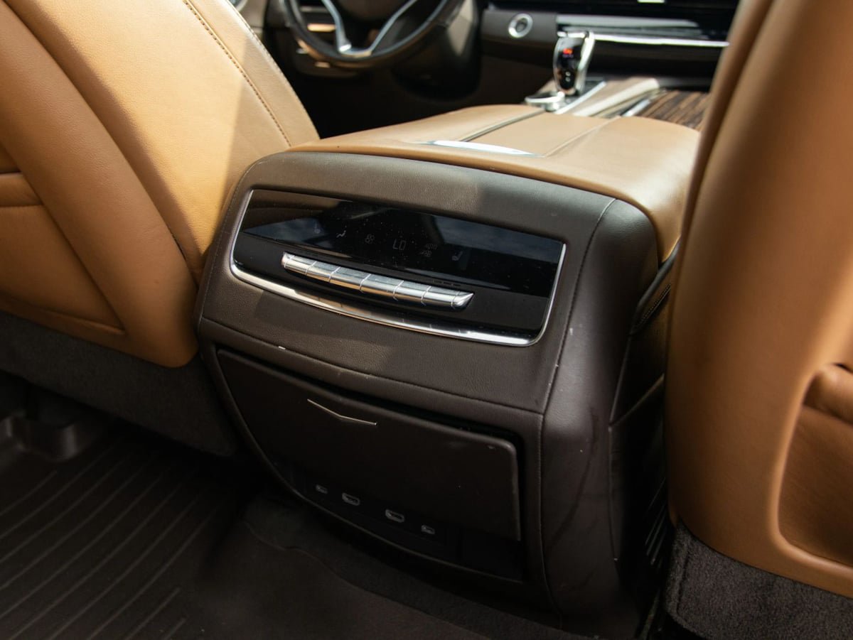 Used 2021 Cadillac Escalade Sport w/ LPO, ONYX Package RWD image 31