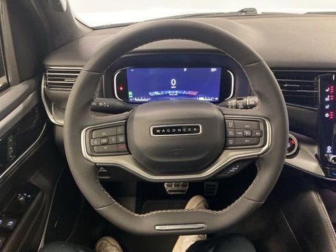 Used 2023 Jeep Wagoneer Series II AWD/4WD image 18