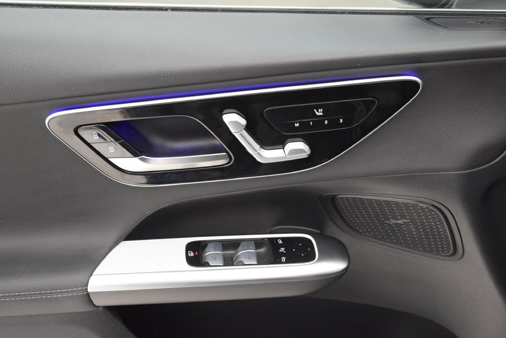 Certified 2025 Mercedes-Benz GLC 350e 4MATIC image 21