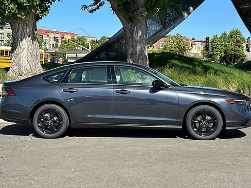 New 2025 Honda Accord SE image 3