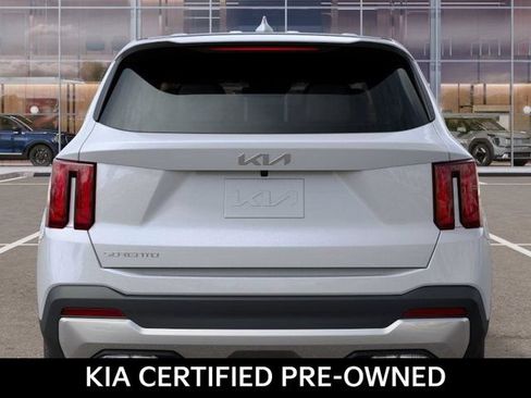 Certified 2026 Kia Sorento LX FWD image 13