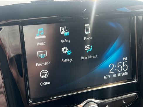 Used 2019 Chevrolet Traverse LT FWD image 9
