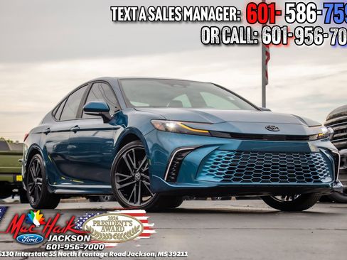 Used 2025 Toyota Camry XSE FWD image 1