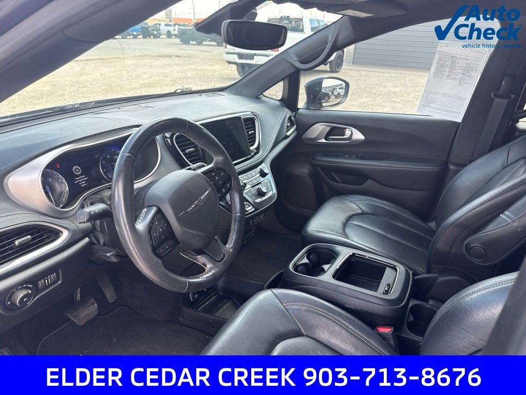 Used 2021 Chrysler Pacifica Touring-L w/ Uconnect Theater Family Group AWD/4WD image 11