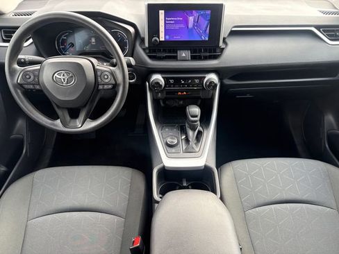 Used 2025 Toyota RAV4 XLE AWD/4WD image 12