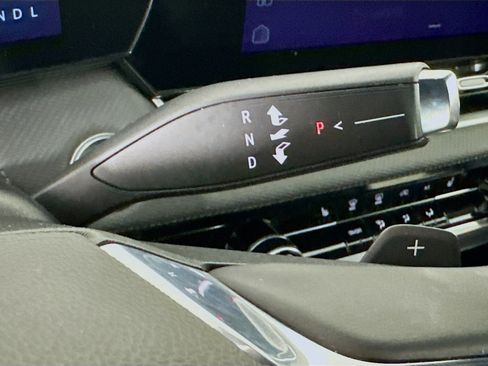 Used 2025 Chevrolet Equinox LT image 25