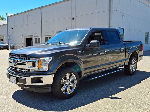 Used 2018 Ford F150 XLT w/ Equipment Group 302A Luxury AWD/4WD image 3