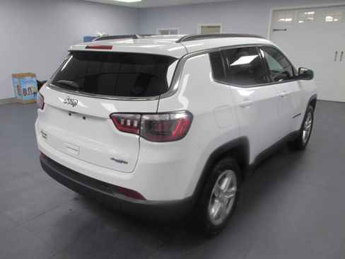 Used 2024 Jeep Compass Latitude image 5