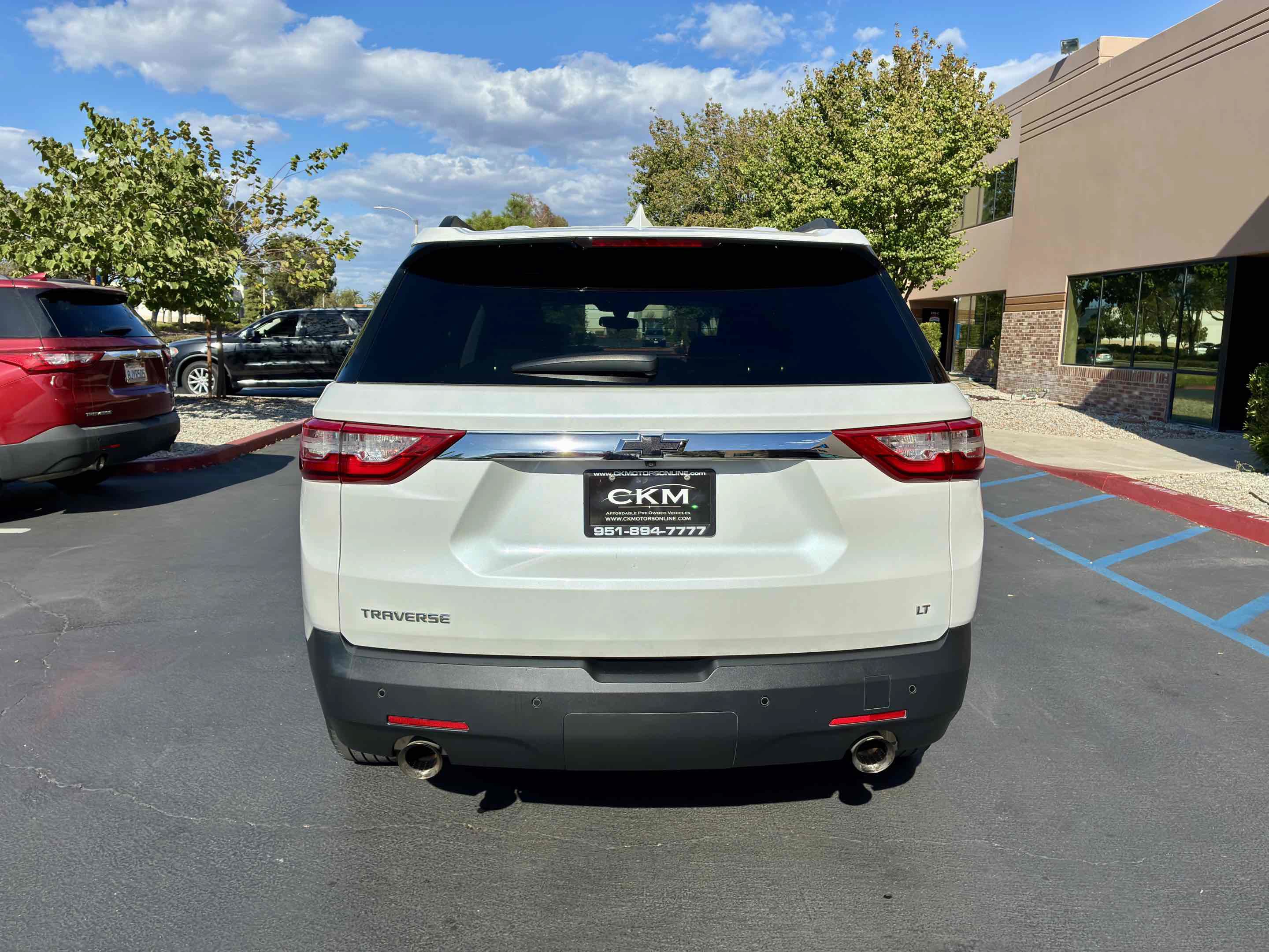 Used 2019 Chevrolet Traverse LT FWD image 9