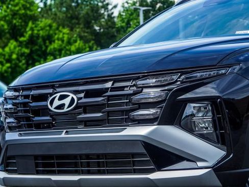 Used 2025 Hyundai Tucson SEL FWD image 2