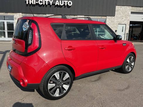 Used 2015 Kia Soul ! FWD image 7