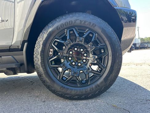 New 2026 GMC Hummer EV 4x4 Crew Cab image 13