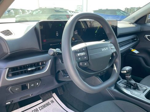 New 2026 Kia K4 FWD image 9