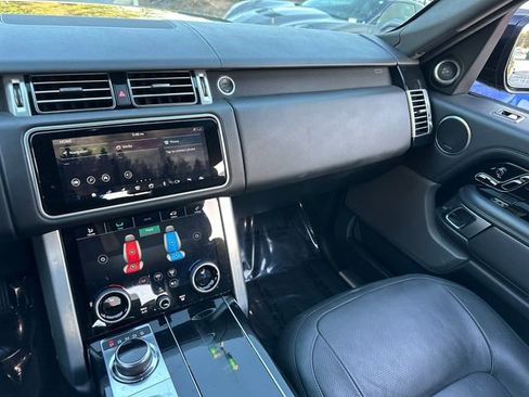 Used 2018 Land Rover Range Rover HSE image 17