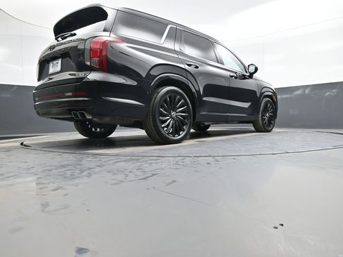 Used 2024 Hyundai Palisade Calligraphy image 32