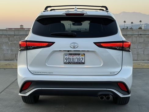 Used 2023 Toyota Highlander XSE image 10