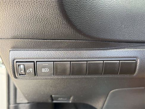 Certified 2025 Toyota Corolla SE image 18