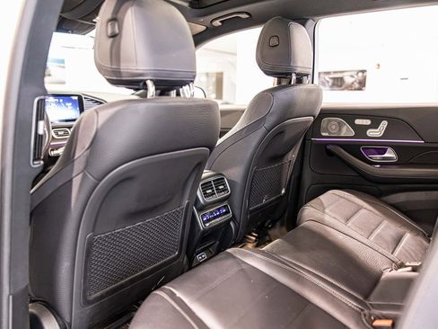 Used 2025 Mercedes-Benz GLS 450 4MATIC image 35