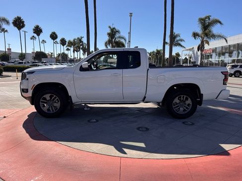Certified 2025 Nissan Frontier SV AWD/4WD image 5