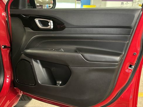 Used 2022 Jeep Compass Limited image 13