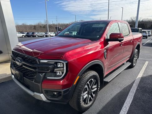 Used 2025 Ford Ranger Lariat w/ Trailer Tow Package image 3