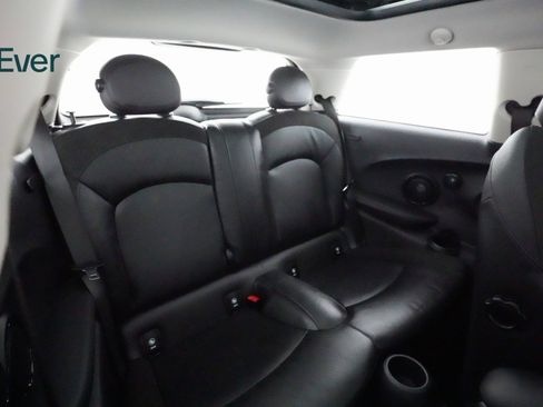 Used 2023 MINI Cooper SE image 9