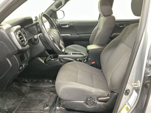 Used 2018 Toyota Tacoma TRD Off-Road image 21