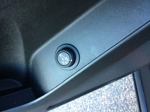 Used 2024 Chevrolet Equinox LT image 10