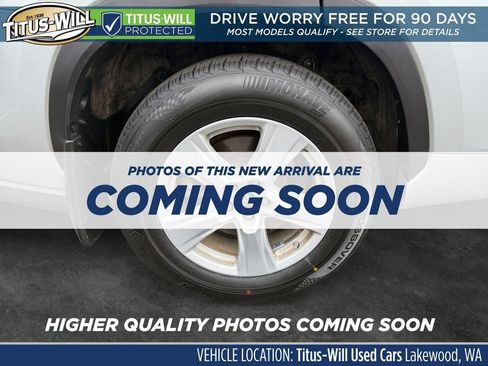 Used 2021 Toyota Highlander L AWD/4WD image 5
