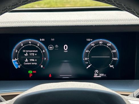 Certified 2025 Volkswagen Tiguan SE FWD image 25