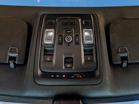 Used 2021 Chevrolet Tahoe RST w/ Luxury Package AWD/4WD image 28