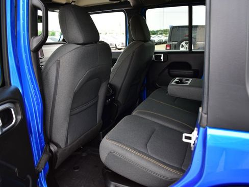 Used 2024 Jeep Wrangler Unlimited AWD/4WD image 23