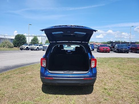 Used 2023 Ford Explorer XLT RWD image 28