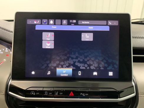 Used 2023 Jeep Compass Limited image 9