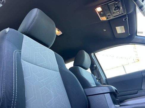 Used 2021 Toyota Tacoma TRD Off-Road w/ Technology Package image 17