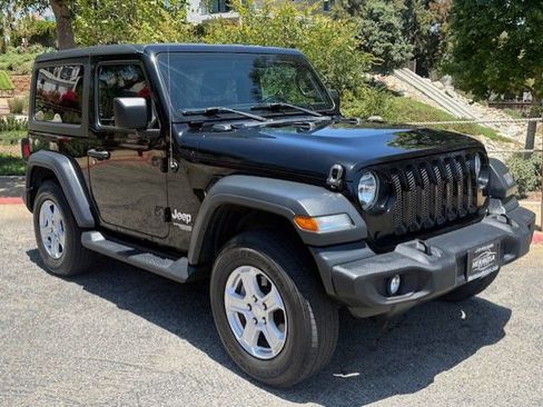 Used 2018 Jeep Wrangler Sport AWD/4WD image 2