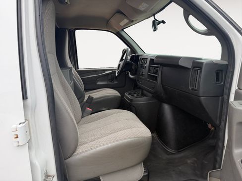 Used 2014 Chevrolet Express 2500 w/ Express Access Plus Package RWD image 15