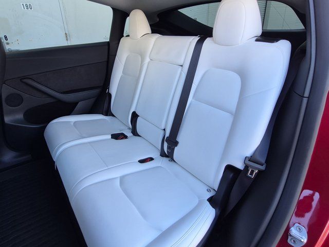 Used 2024 Tesla Model Y Long Range AWD/4WD image 19