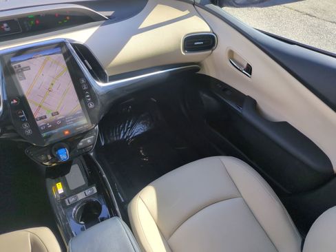 Used 2022 Toyota Prius Limited image 27