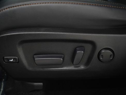 Used 2017 Toyota Highlander XLE w/ Protection Package #3 AWD/4WD image 25